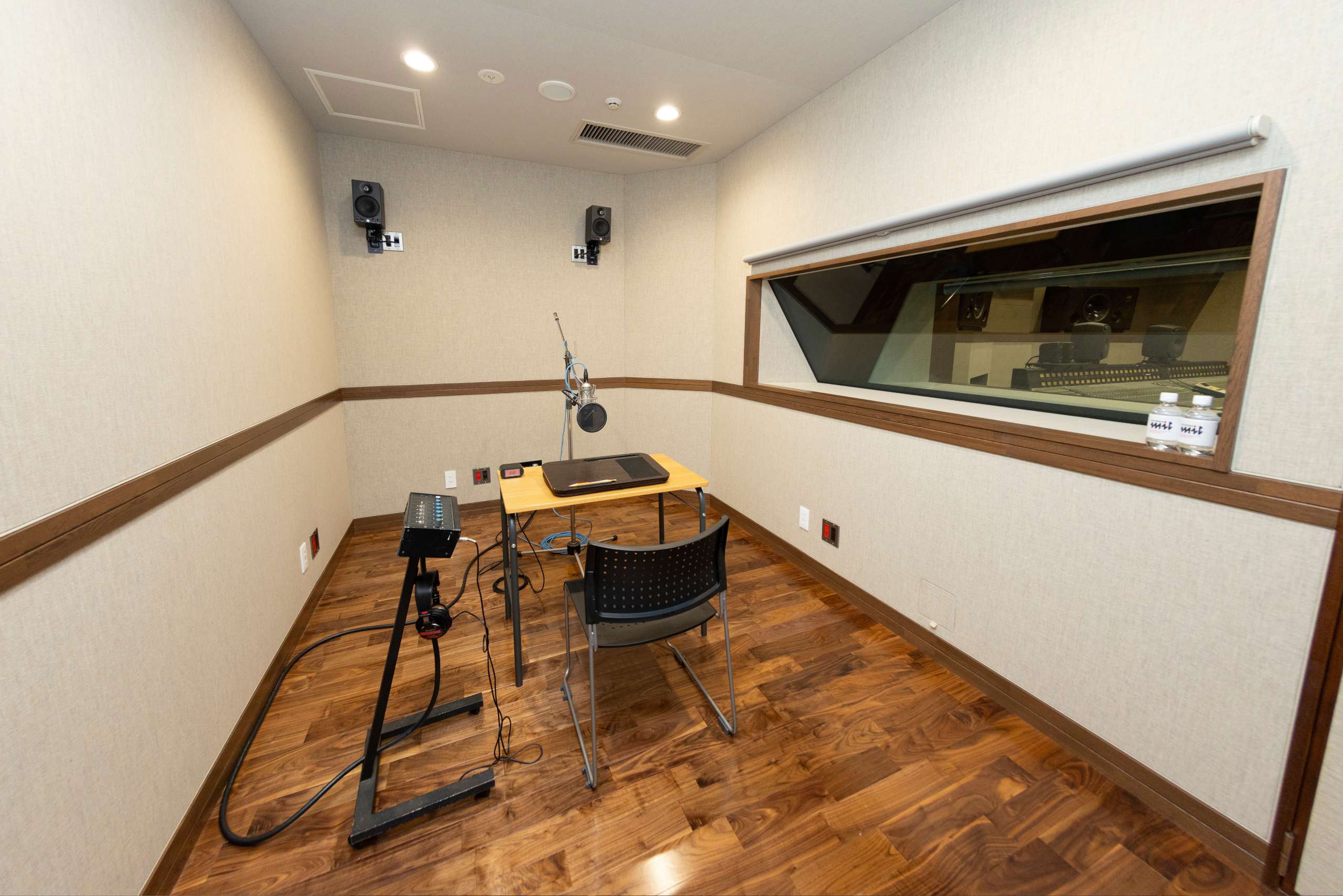STUDIO 2
