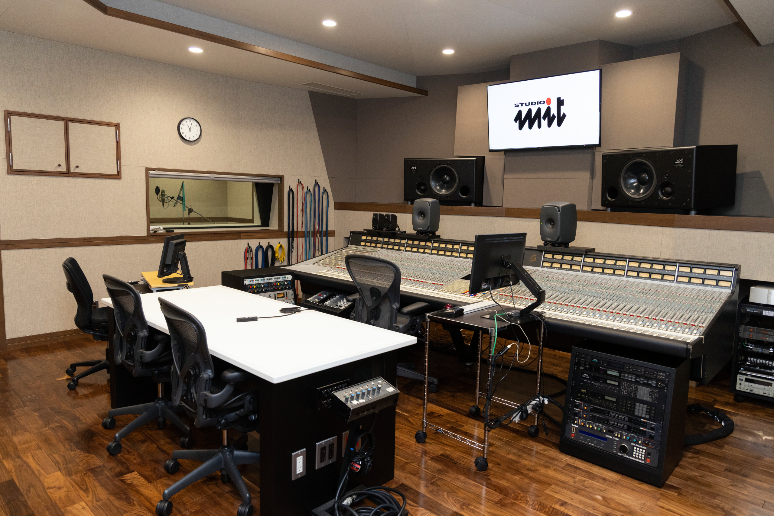 STUDIO 2