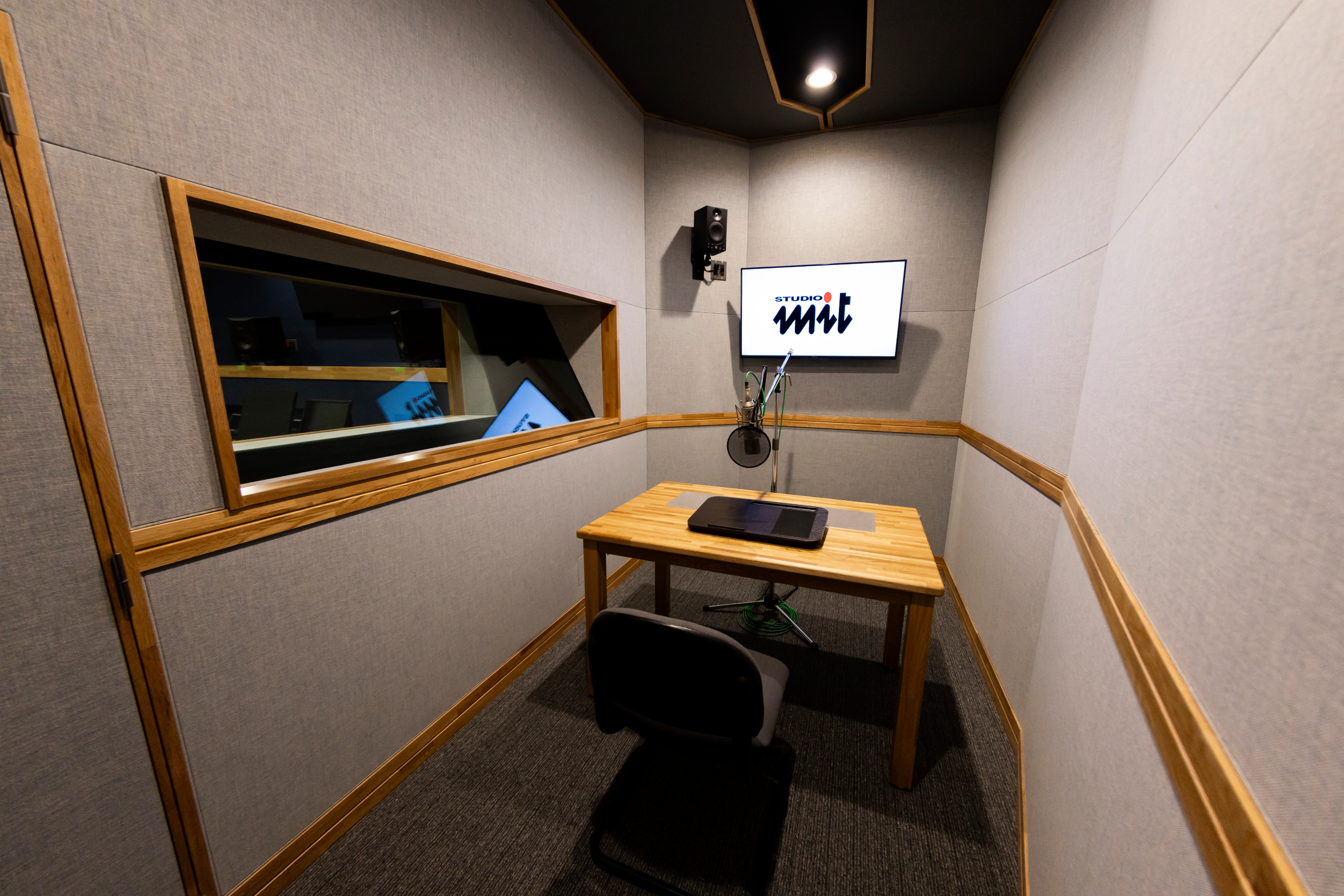STUDIO 5