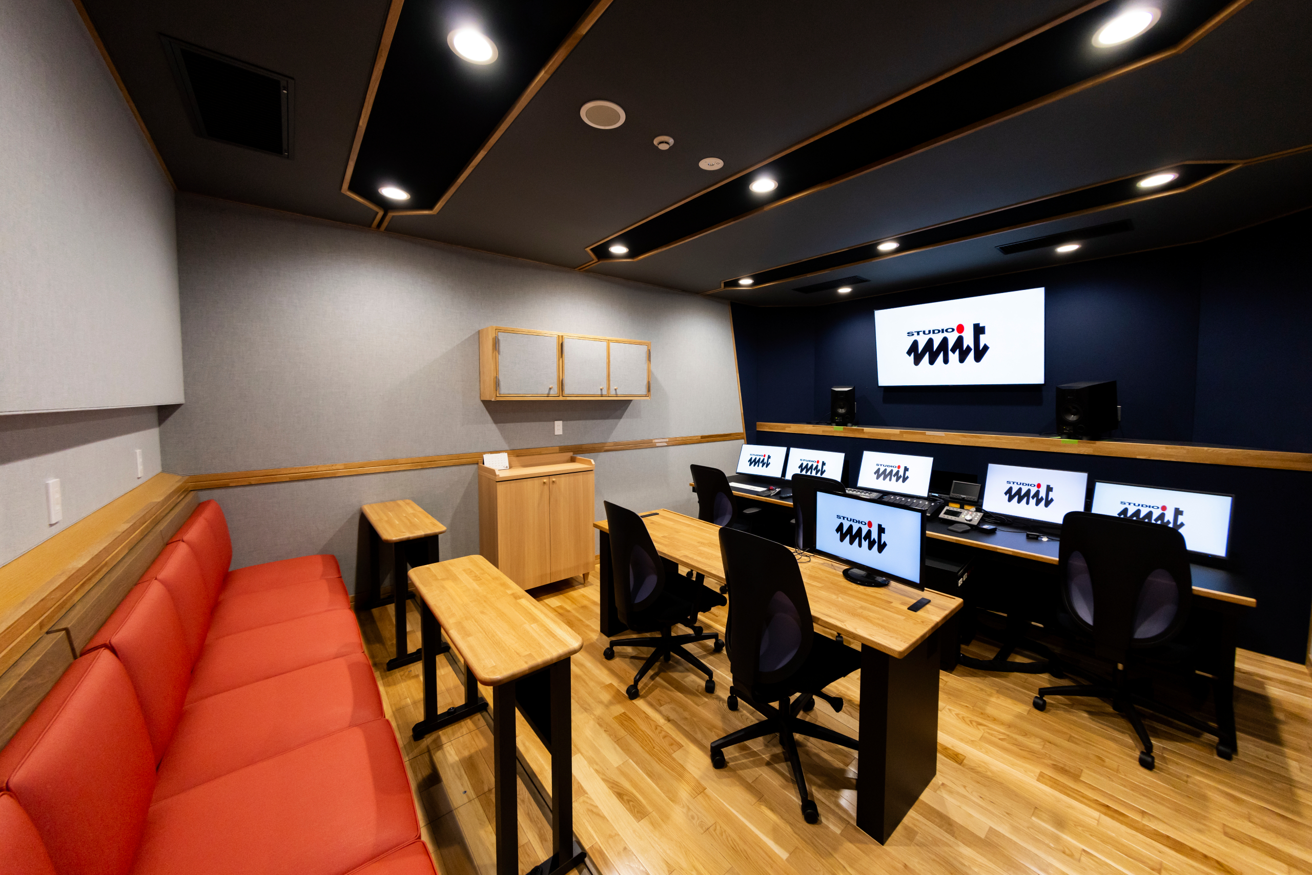 STUDIO 5