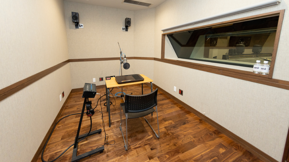 STUDIO 2
