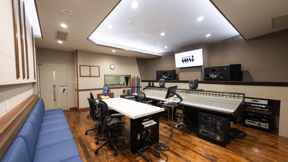 STUDIO 2