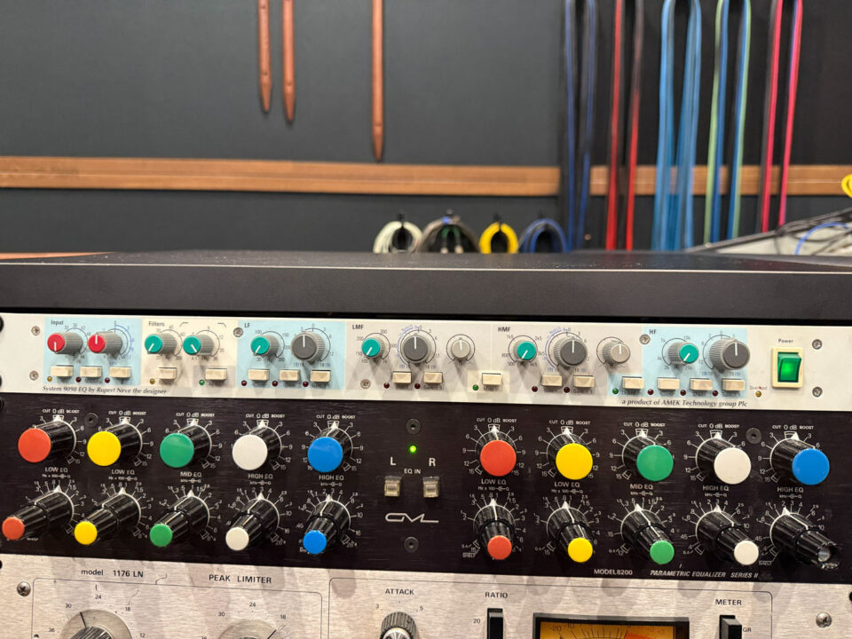配信機器・PA機器・レコーディング機器 AMEK System 9098 EQ by Rupert Neve HA（Head Amp／マイクプリアンプ）の名機「AMEK 9098 EQ」の魅力と